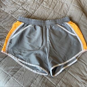 Under armor fly-by shorts